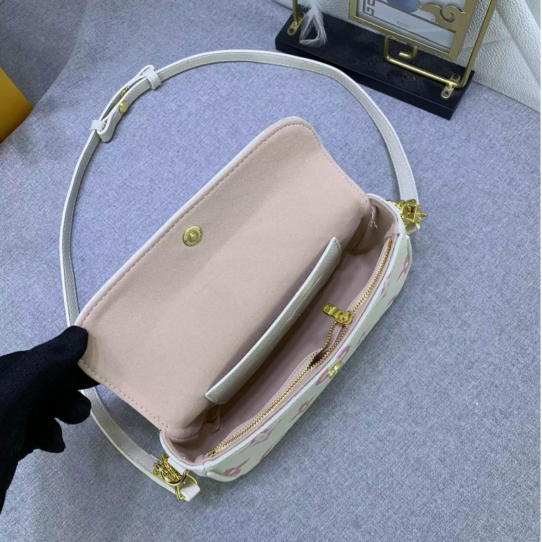 Túi Đeo Vai lv louis vuitton Chính Hãng 100% Da Thật m82210