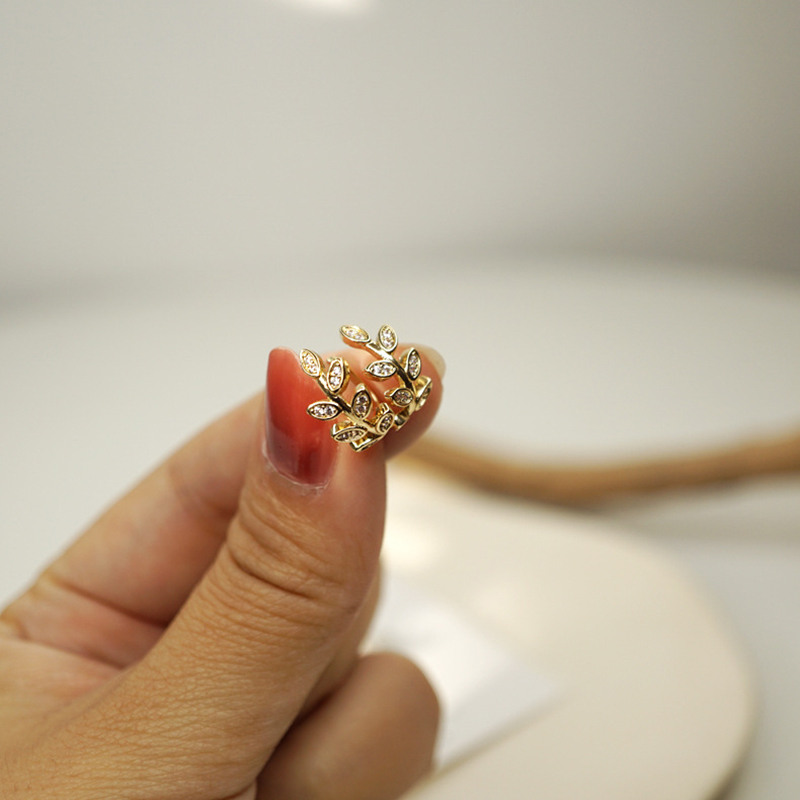 Mới Khuyên Kẹp Vành Tai Hình Chiếc Lá Đính Đá Phong Cách vintage