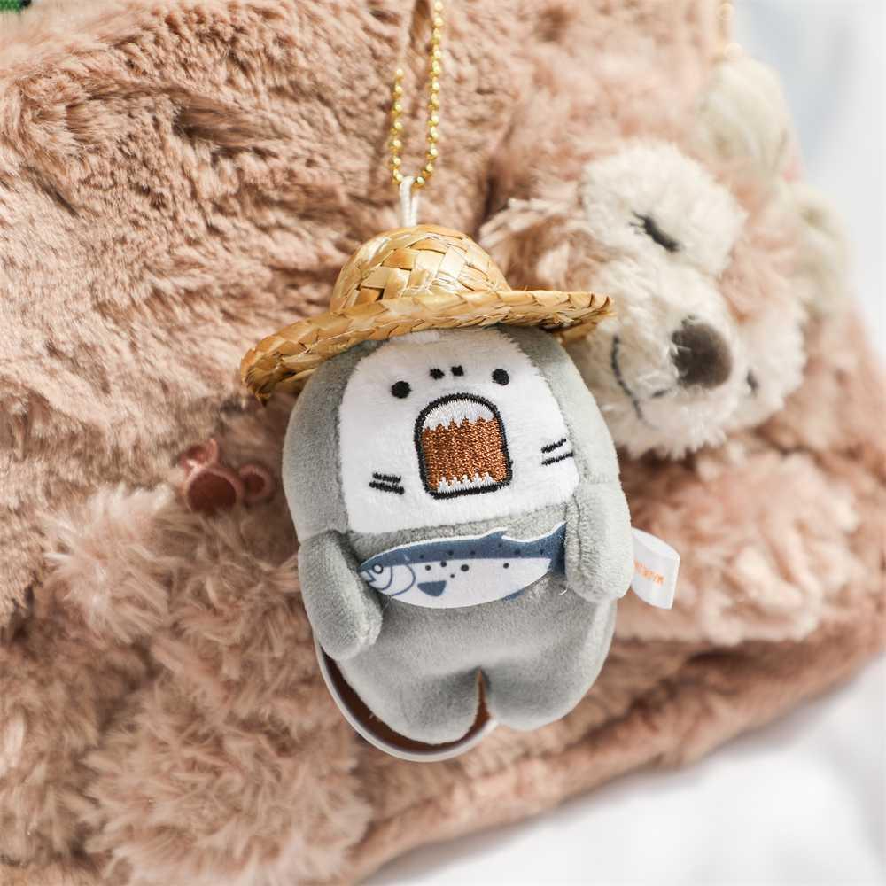 Móc Khóa Hình Cá Mập Đội Nón Rơm Đính Búp Bê Nhồi Bông Đáng Yêu