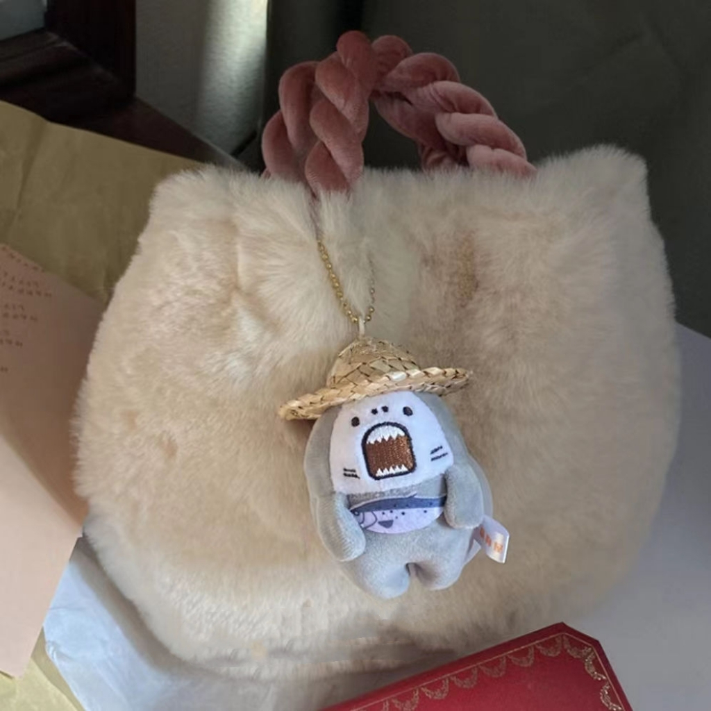 Móc Khóa Hình Cá Mập Đội Nón Rơm Đính Búp Bê Nhồi Bông Đáng Yêu