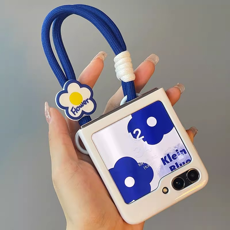 Ốp lưng Samsung Z Flip 5 dễ thương có hoa silicon và dây đeo vải màu xanh Z Flip5/ZFlip5