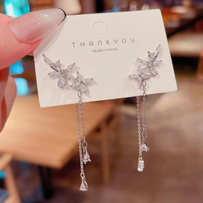 Bông Tai Dáng Dài Hình Đôi Cánh Đính Đá Phối Tua Rua Phong Cách Hàn Quốc Kiểu Mới