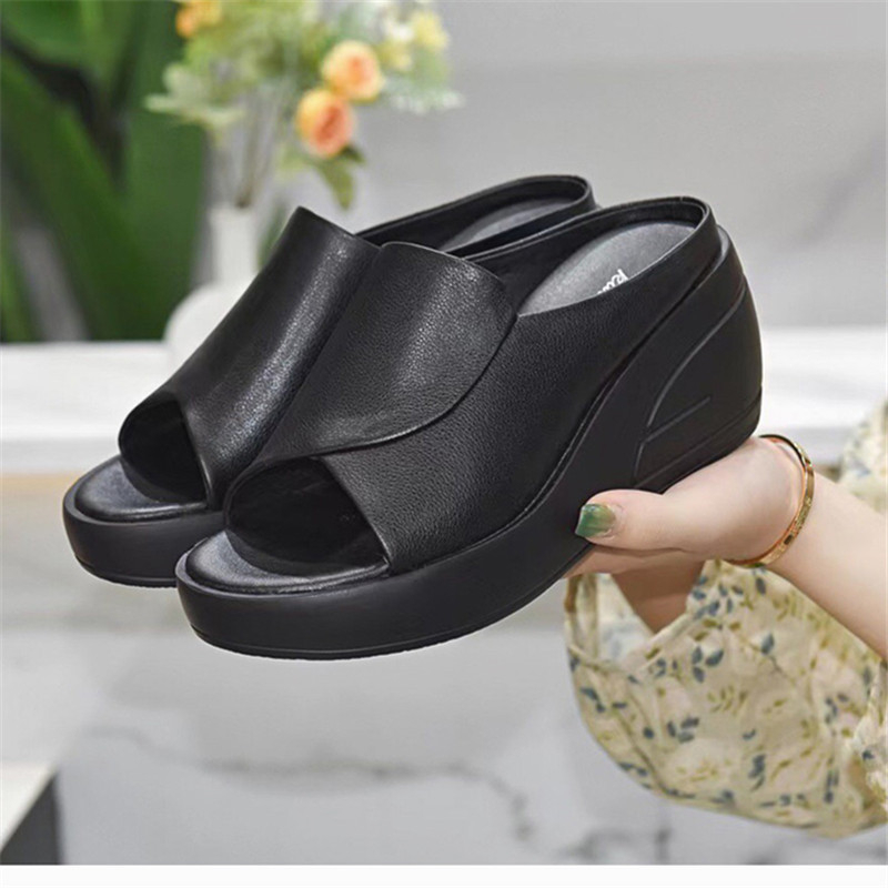 Dép Sandal Đế Xuồng Dày Dặn Chống Thấm Nước Thời Trang Dành Cho Nữ bubblu25.vn