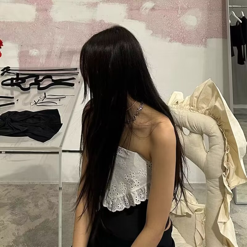 Áo Croptop Trễ Vai Phối Ren Trắng Đen jennie blackpink Quyến Rũ Thời Trang