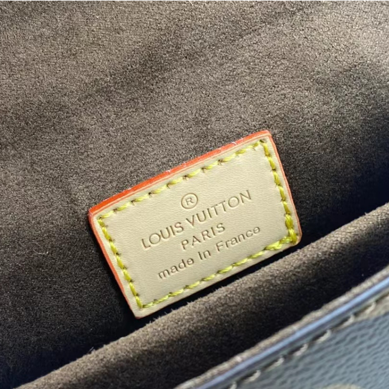 Túi Đeo Chéo louis vuitton lv mini Phối Dây Đeo Sợi Xích Vàng Sang Trọng Thời Trang Cho Nữ m81389