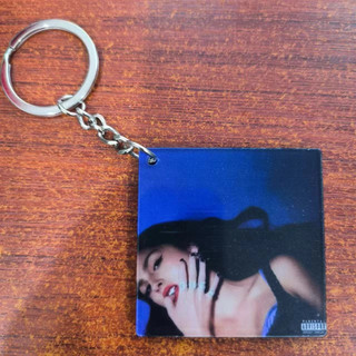 Móc chìa khóa Olivia Rodrigo SOUR GUTS
