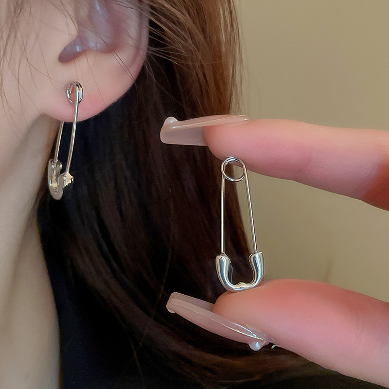 Bông Tai Hình Ghim Kẹp Đơn Giản Phong Cách hip hop Cá Tính Cho Nữ