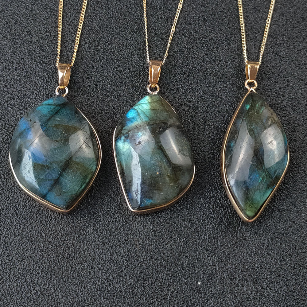 Vòng cổ Mặt Đá Pha Lê Cabochon Tự Nhiên