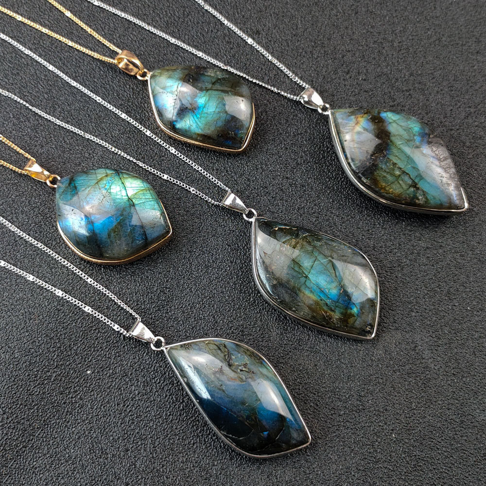 Vòng cổ Mặt Đá Pha Lê Cabochon Tự Nhiên