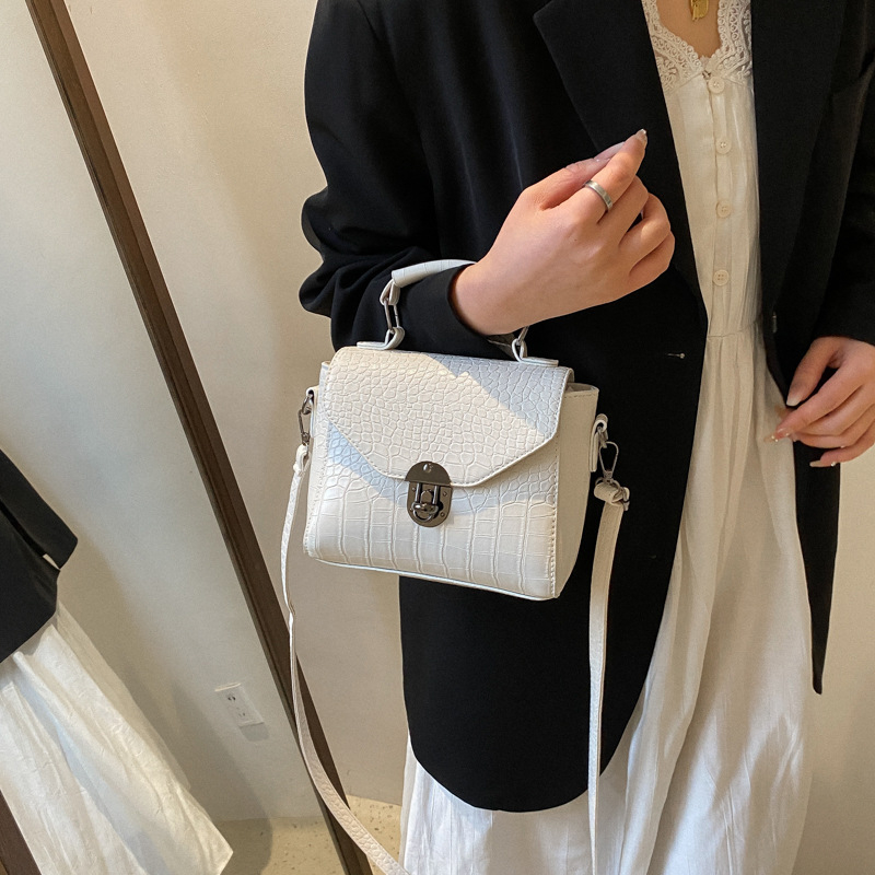 Yogodlns Túi Đeo Chéo Da pu Hình Vuông Màu Trơn Phong Cách vintage Có Khóa Dành Cho Nữ