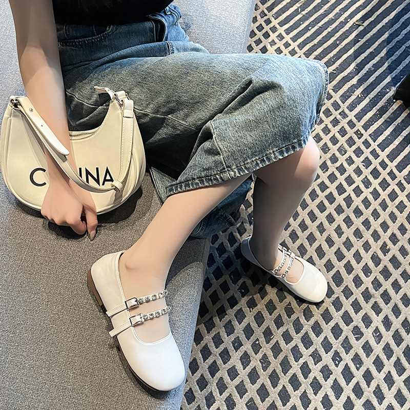 One more shoes⭐Giày Da Mũi Tròn Màu Trơn Đính Đá Phong Cách Hàn Quốc Cho Nữ