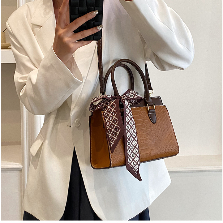 GUUCI túi xách nữ túi đeo chéo kẹp nách đeo vai 2023NEW GDJ2390SHY 37Z230912