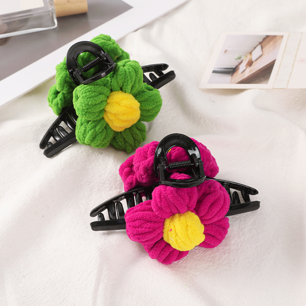 Kẹp Tóc Hình Cá Mập / Hoa Hồng / Hoa Hướng Dương Đan Len Màu Đen Bằng Nhựa Thời Trang Cho Nữ