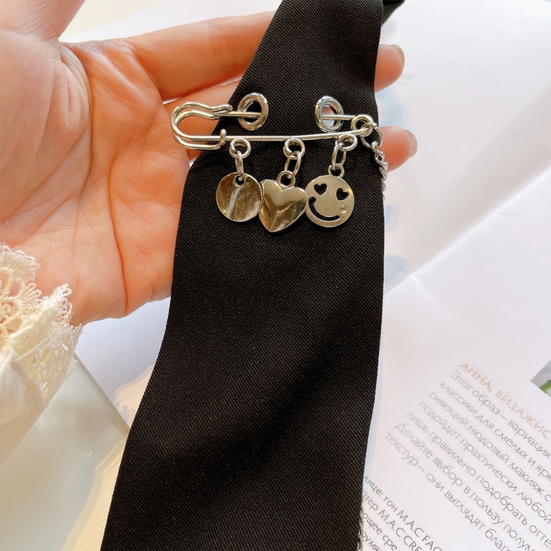 Cà Vạt Đồng Phục Màu Trơn Phối Dây Xích Kim Loại Dễ Thương Cho Nữ