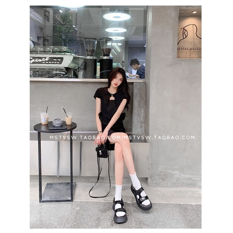 Giày sandals đế dày màu đen khóa dán thời trang hè 2022 cho nữ