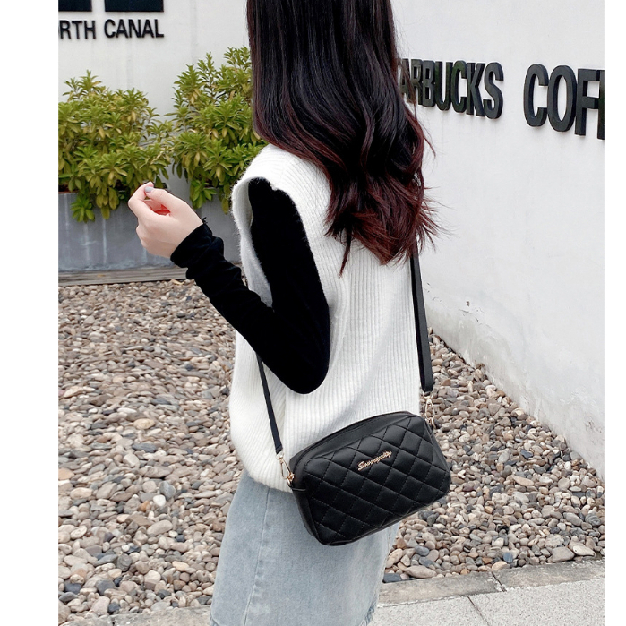 Túi Đeo Chéo Kim Cương Mới Cho Nữ