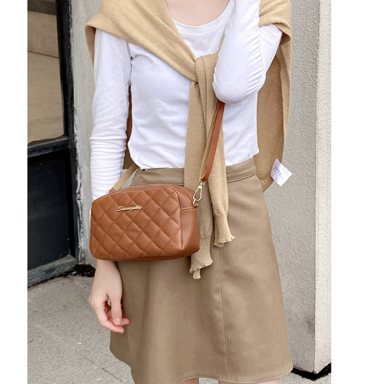 Túi Đeo Chéo Kim Cương Mới Cho Nữ