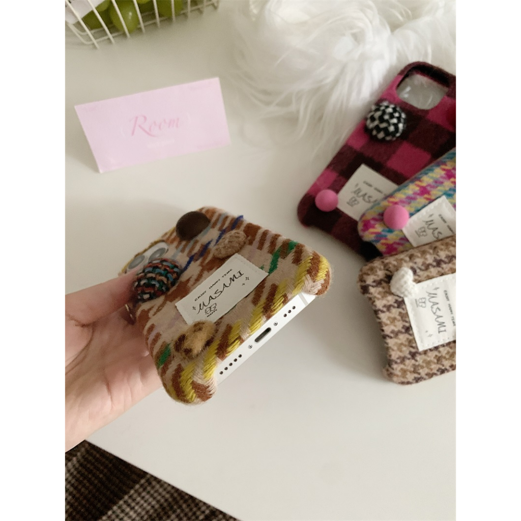 Ốp Điện Thoại Vải Nhung Kẻ Sọc Phối Nút Thời Trang Thu Đông Cho iphone 13 pro max 15 pro max 14 pro max