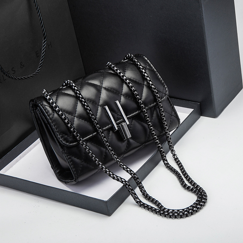 Túi Xách Đính Đá Phối Dây Xích Thời Trang Sang Trọng Cho Nữ