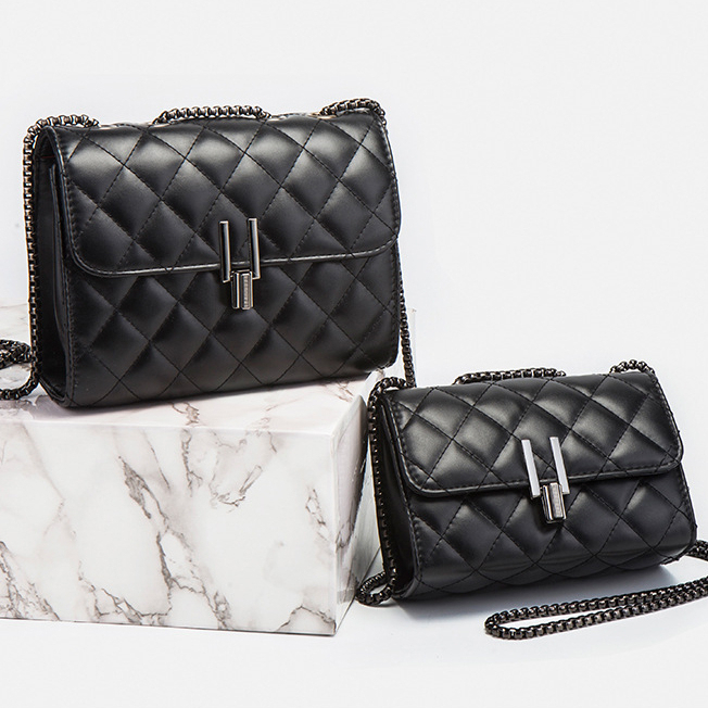 Túi Xách Đính Đá Phối Dây Xích Thời Trang Sang Trọng Cho Nữ