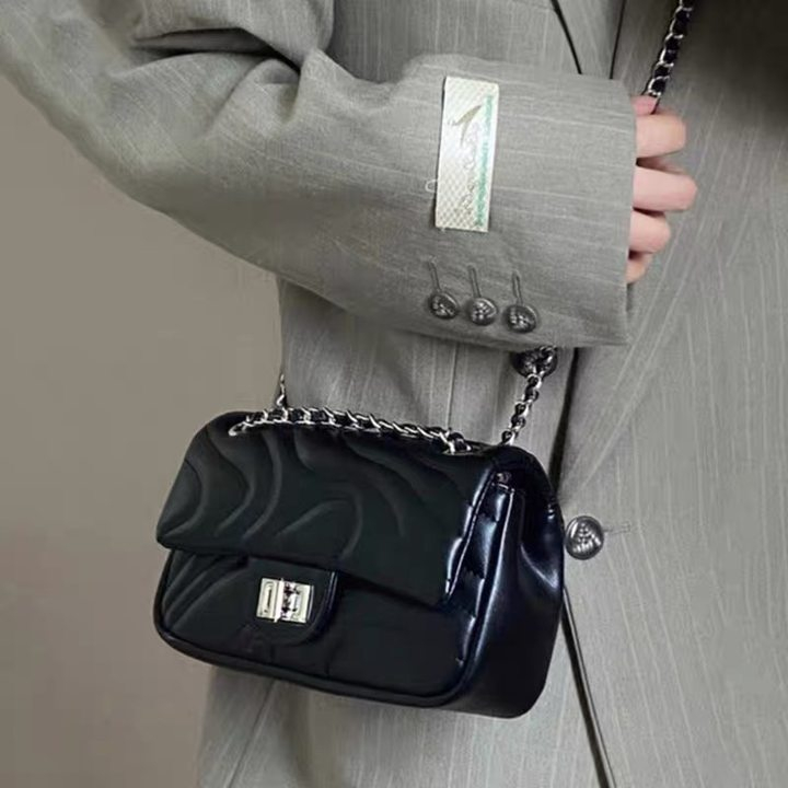Yadou Túi Đeo Chéo Vai Cỡ Nhỏ Bằng Da Màu Trắng Đen Có Khóa Thêu Họa Tiết Tinh Tế