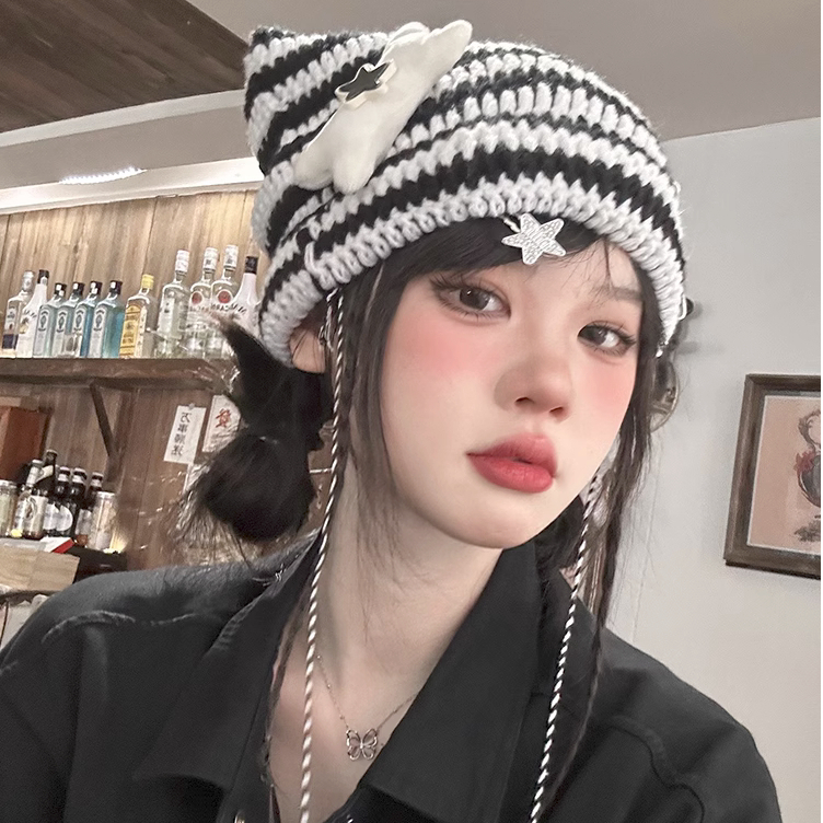 Mũ beanie Đan Thủ Công Đính Tai Mèo Dễ Thương Cho Nữ