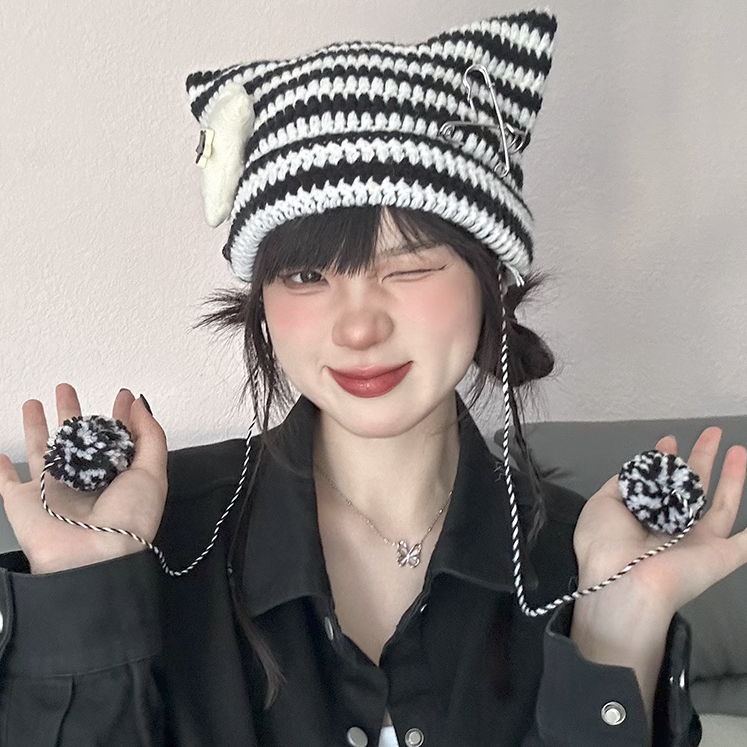 Mũ beanie Đan Thủ Công Đính Tai Mèo Dễ Thương Cho Nữ