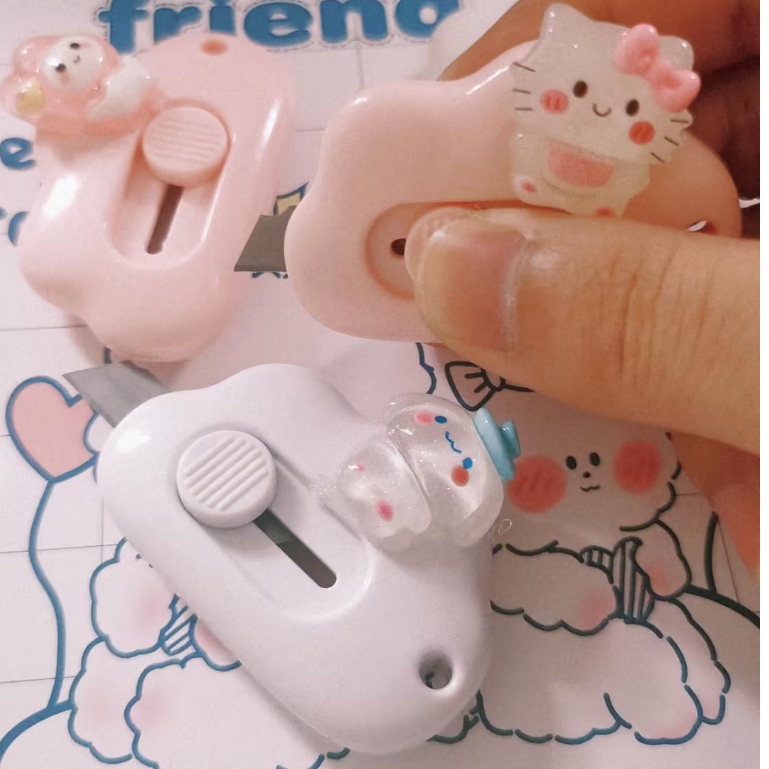 Dao Cắt Giấy Mini Hình Đám Mây Sanrio Dễ Thương