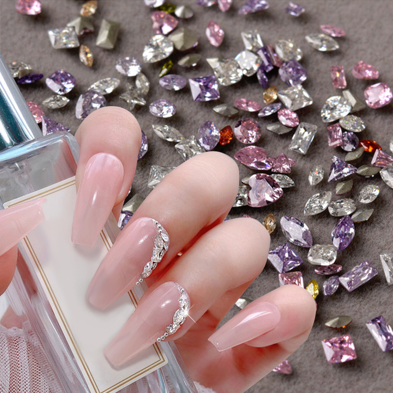 Bộ 50 Hạt Đính Trang Trí Móng Tay Hình Trái Tim / Ngôi Sao / Bướm / Đá Pha Lê Lấp Lánh