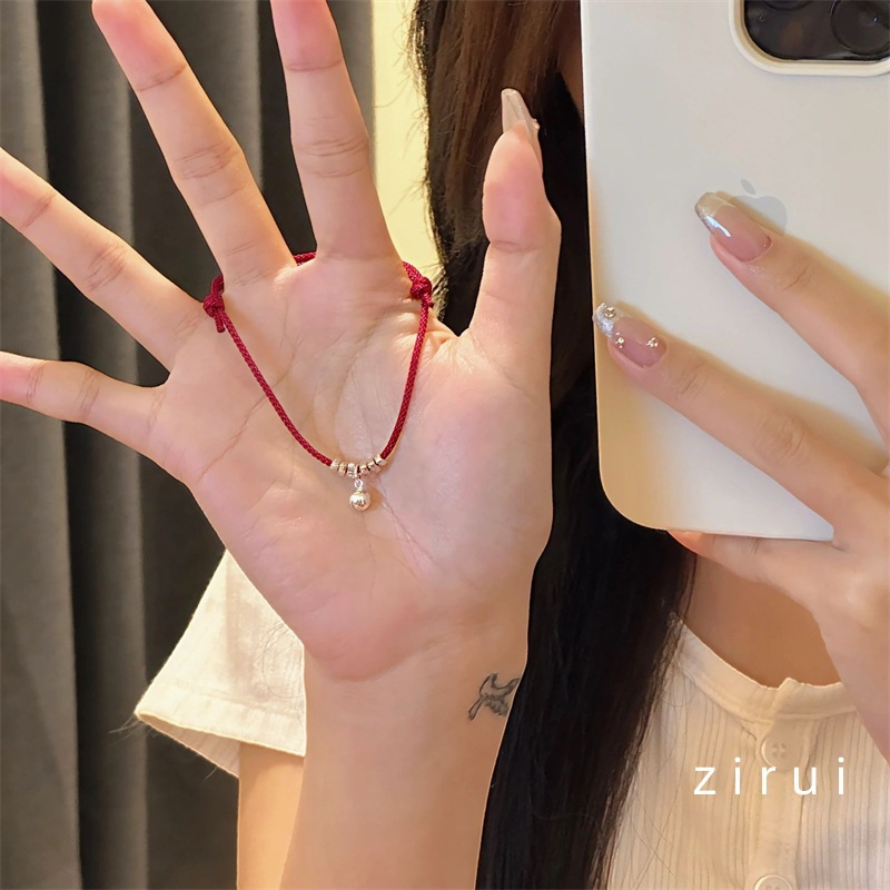 Thời Trang Vòng Tay Dây Đỏ Đính Chuông