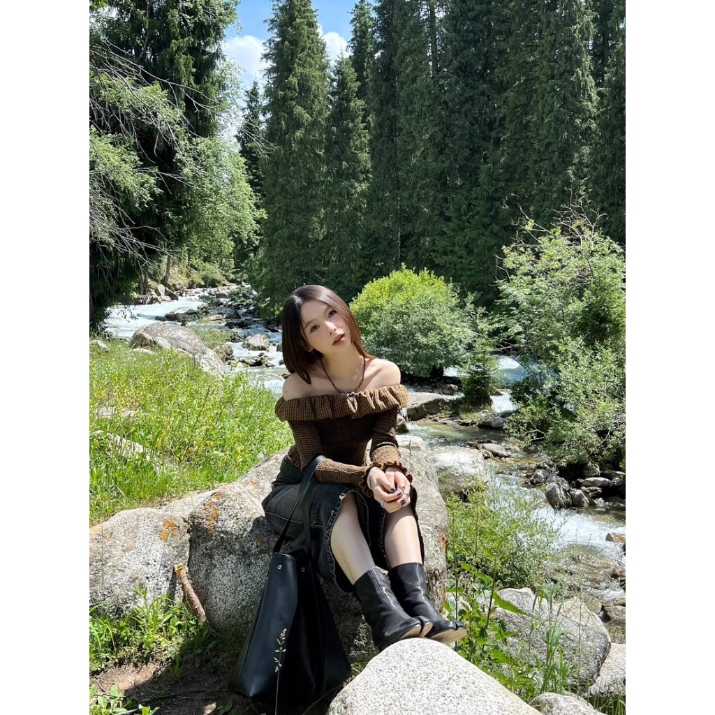 Áo Sơ Mi Nữ Một Dây Dáng Ôm Nhỏ Nhắn Phong Cách Thời Trang Mùa Thu 2023 Mới