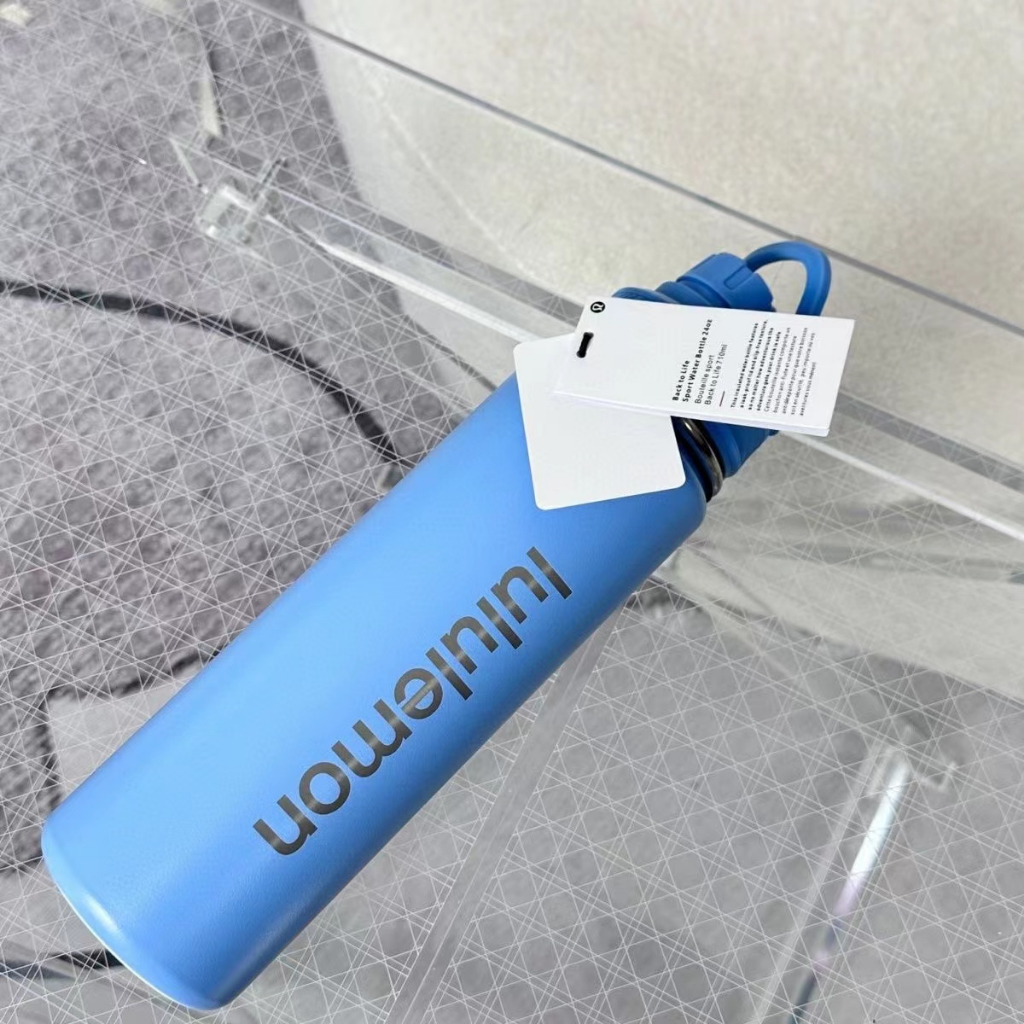 Bình Nước Thể Thao Cách Nhiệt Có Tay Cầm Dung Tích 24oz / 710ml