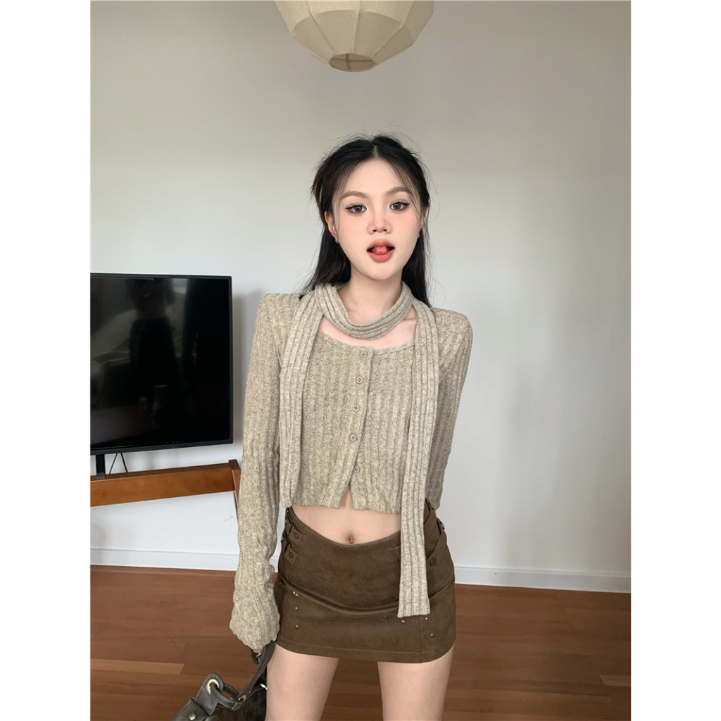 Kumikumi Áo Croptop Dệt Kim Tay Dài Cổ Vuông Màu Trơn Phong Cách Hàn Quốc Thời Trang Cho Nữ