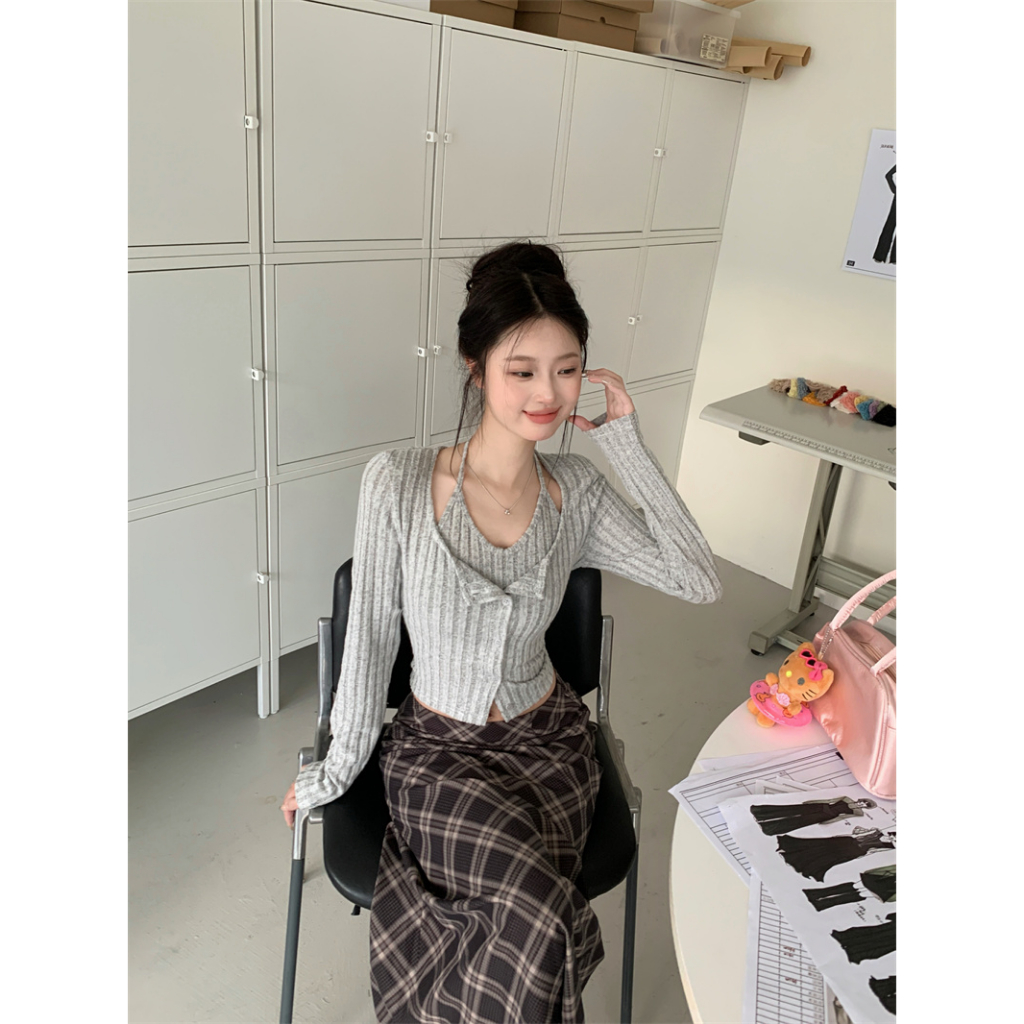 「MOTEL7」Set Áo Hai Dây Màu Trơn + Áo Khoác cardigan Dệt Kim Dáng Ngắn Thời Trang Mùa Thu