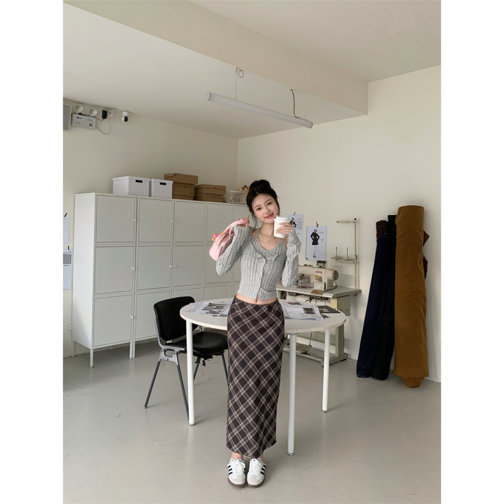 「MOTEL7」Set Áo Hai Dây Màu Trơn + Áo Khoác cardigan Dệt Kim Dáng Ngắn Thời Trang Mùa Thu