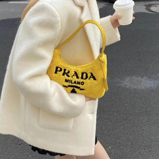 Pra 2022 Túi Lông Xù Mới
