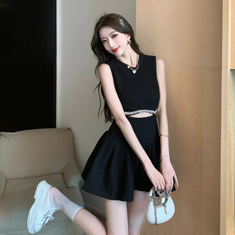 Đầm Ngắn Không Tay Hở Eo Đính Kim Cương Sang Trọng Thời Trang Mùa Hè 2023