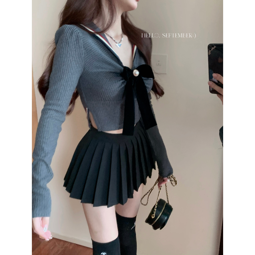 Áo sweater Tay Dài Cổ Hải Quân + Chân Váy Xếp Ly Lưng Cao