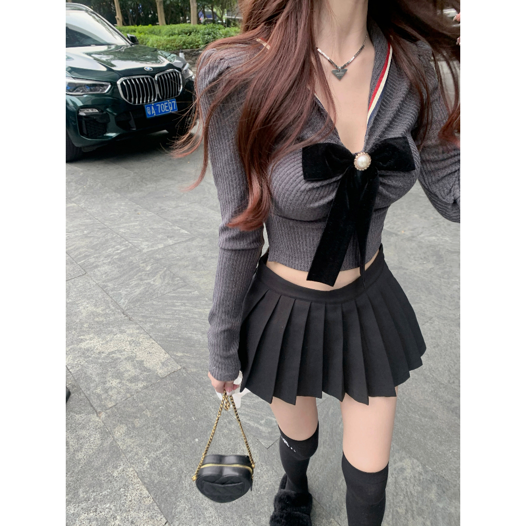 Áo sweater Tay Dài Cổ Hải Quân + Chân Váy Xếp Ly Lưng Cao