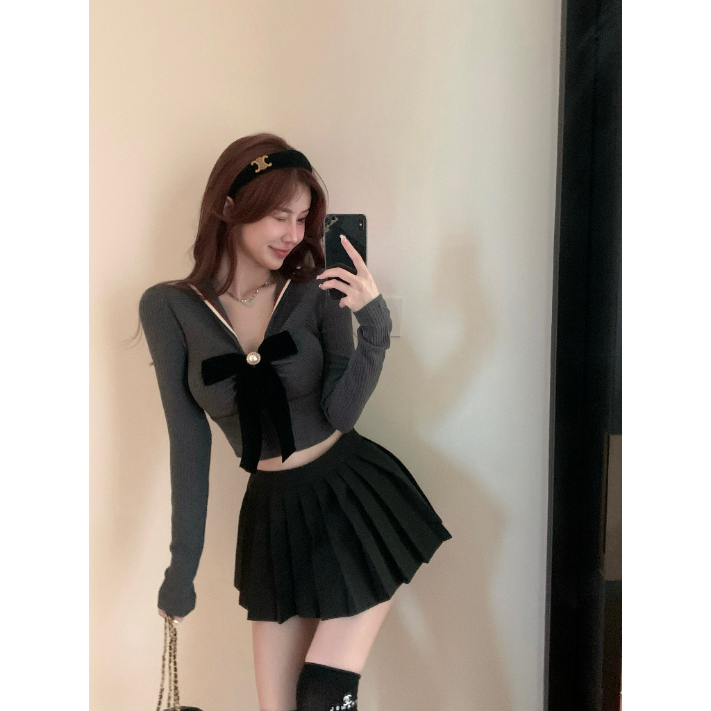 Áo sweater Tay Dài Cổ Hải Quân + Chân Váy Xếp Ly Lưng Cao