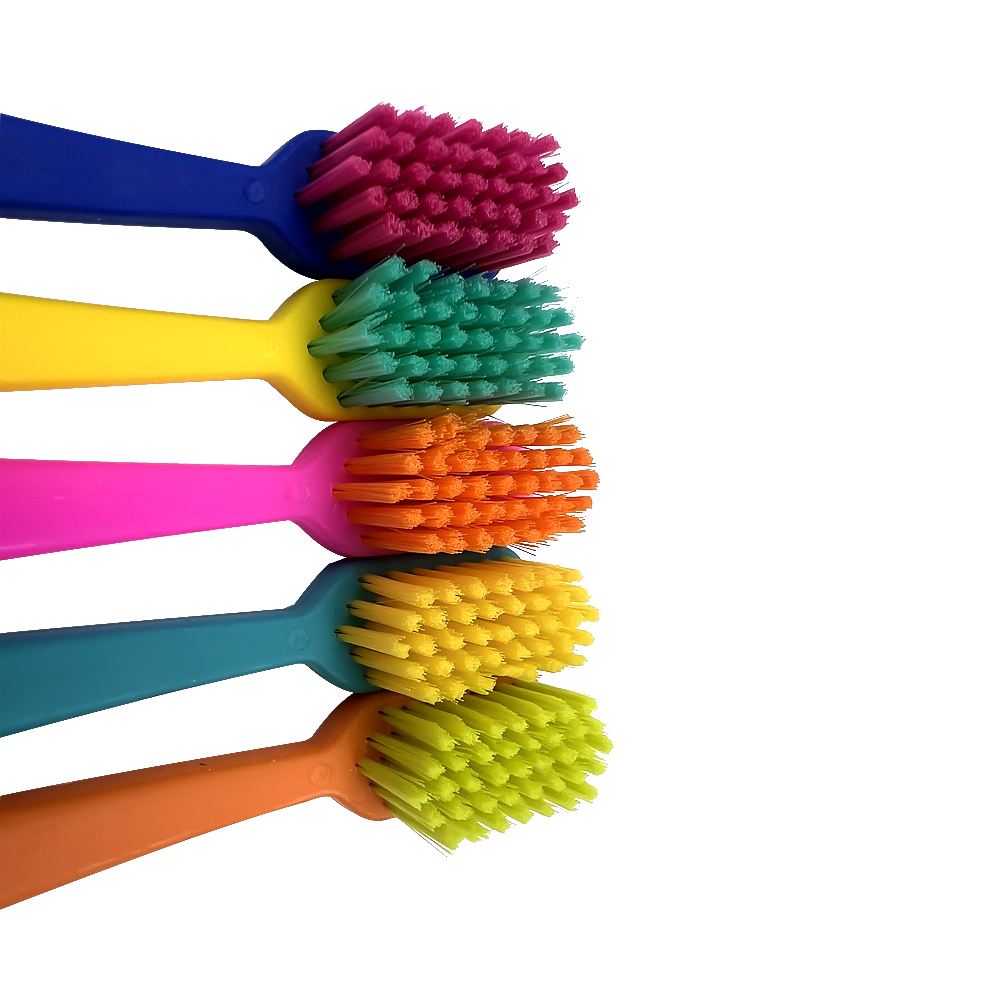 Ultra Bàn Chải Đánh Răng Lông Siêu Mềm Màu Ngẫu Nhiên