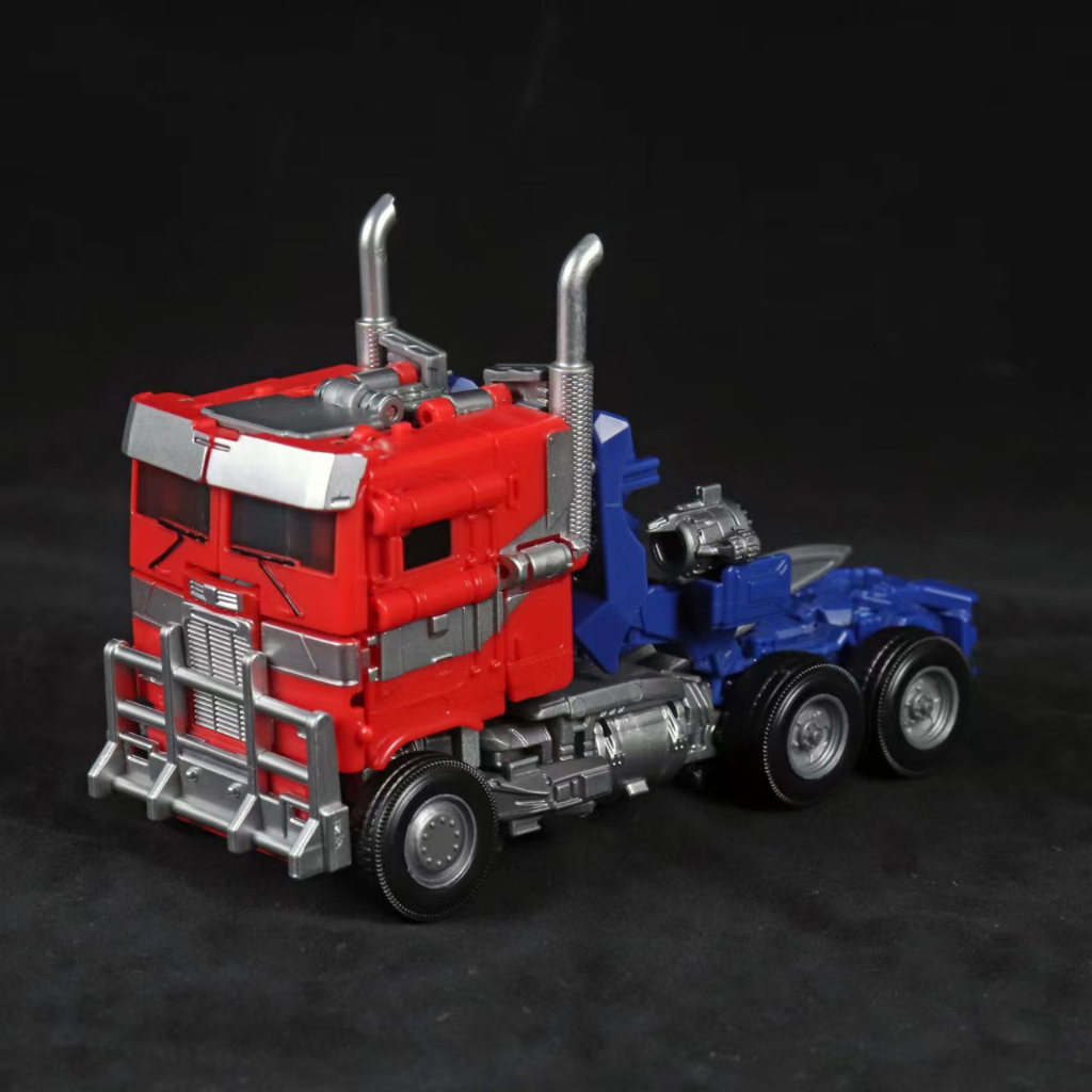Ko Đồ trang trí Đồ Chơi Xe Hơi Biến Hình 7 optimus prime op-01
