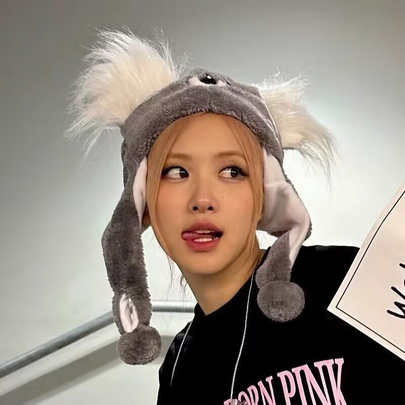Mũ Giữ Ấm Tai Hình Hoa Hồng Và Gấu koala blackpink jennie Thời Trang Hàn Quốc