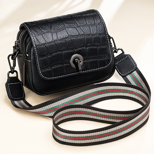 Túi Xách Đeo Vai mini Hình Vuông Vân Da Cá Sấu Màu Đen Thời Trang Cho Nữ