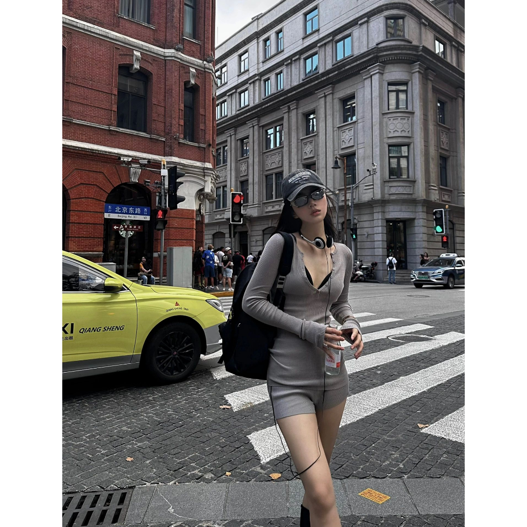 Black vn Áo liền quần Tay Dài Dáng Ôm Phối Nút Thời Trang Mùa Thu Cho Nữ