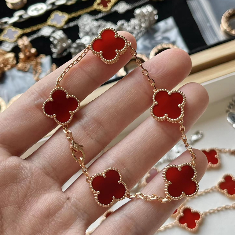 Vòng Đeo Tay Hình Cỏ Bốn Lá Màu Trắng / Vàng / Bạc 15mm-19cm