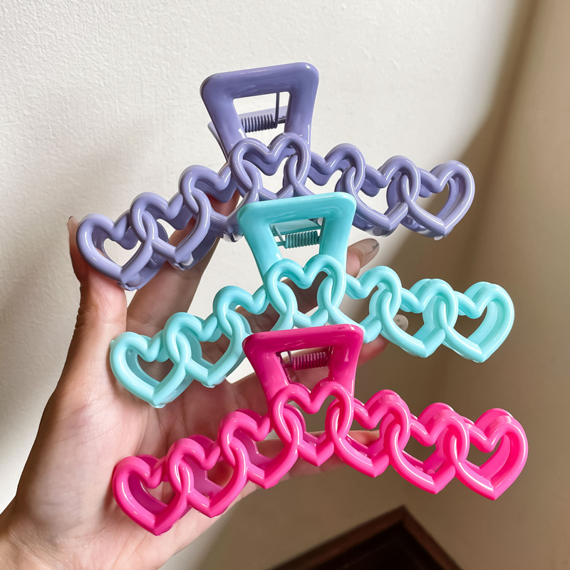 Kẹp hình cá mập tình yêu màu acrylic cỡ lớn 13cm dành cho nữ