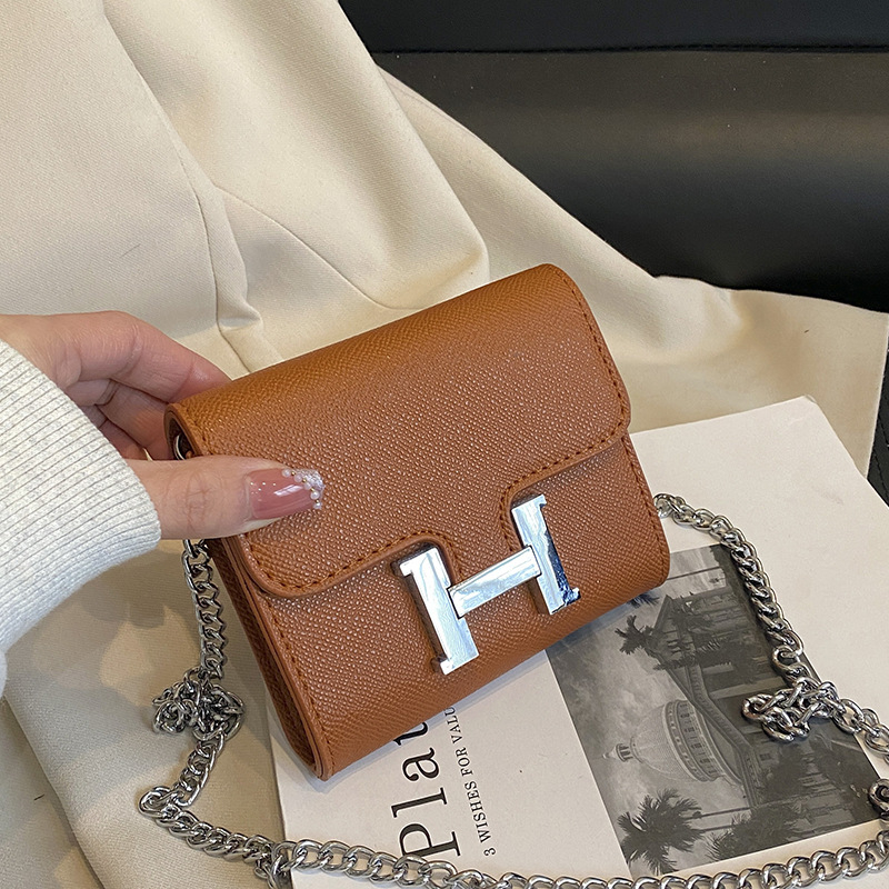 Túi đeo chéo mini IELGY khóa chữ H phối dây xích thời trang cho nữ