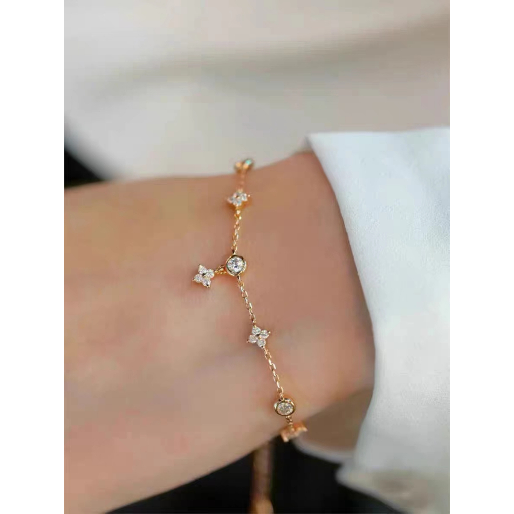 Vòng Tay Bạc S925 Hình Cỏ Bốn Lá Sang Trọng Nhẹ Nhàng