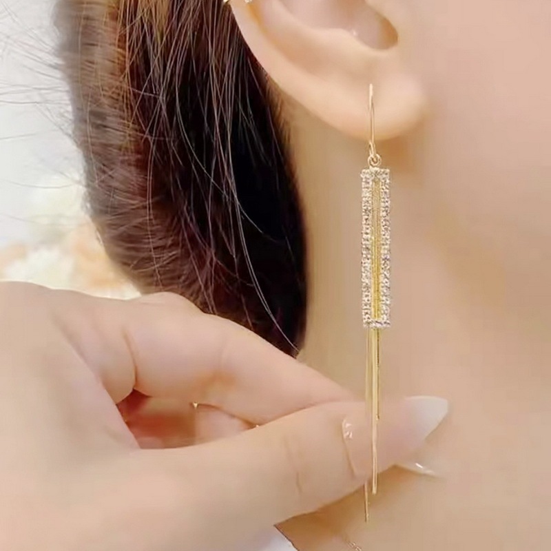 Bông Tai Mạ Vàng 18k 18k Phối Tua Rua Thời Trang Sang Trọng Cho Nữ